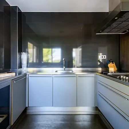 בית נופש Modern With Sunset Views